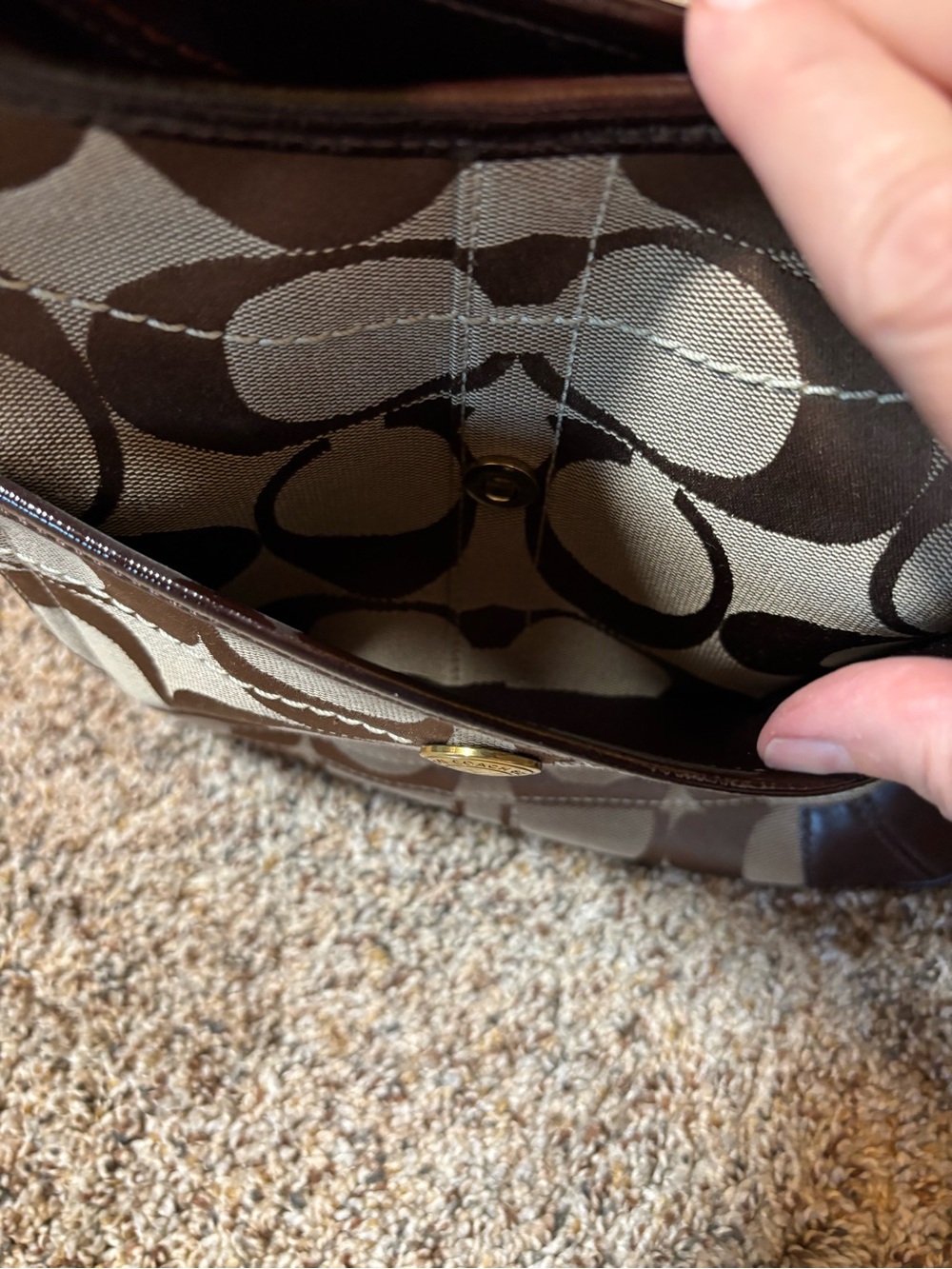 E159 Vintage Coach Brown Signature Hobo Shoulder Bag w/checkbook cover - Picture 4 of 16